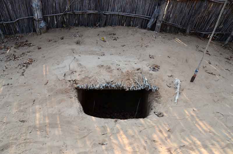38 - Namibia - poblado Kavango - trampa para atrapar animales